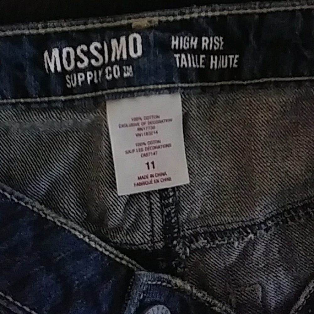 Shorts - Picture 2 of 4